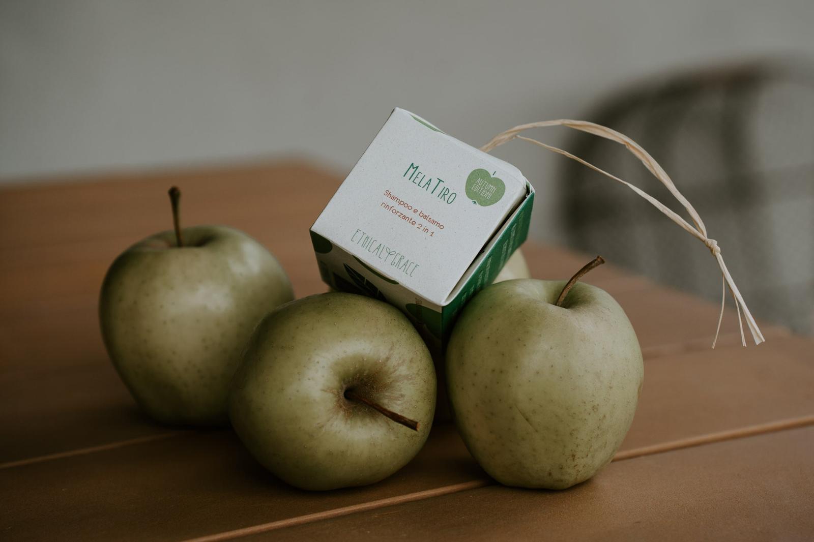 MelaTiro Shampoo solido rinforzante 2 in 1